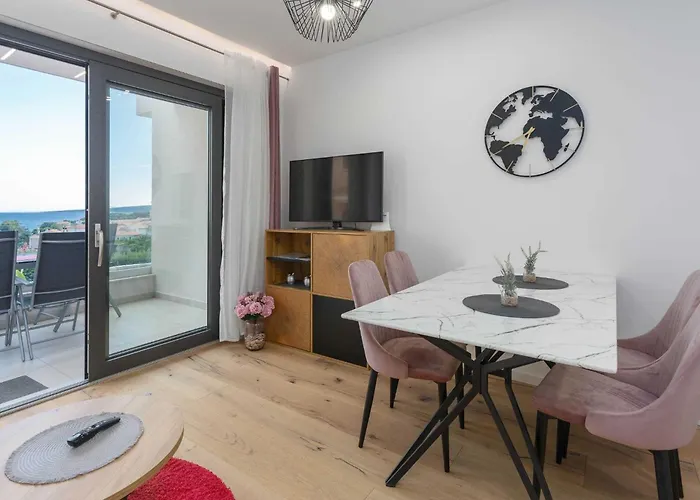 Apartman Luxury Beachfront Krk With Terrace - One Bedroom With Terrace