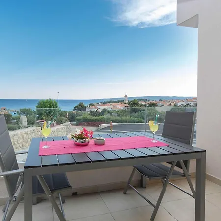 Luxury Beachfront Krk With Terrace - One Bedroom With Terrace Appartamento *