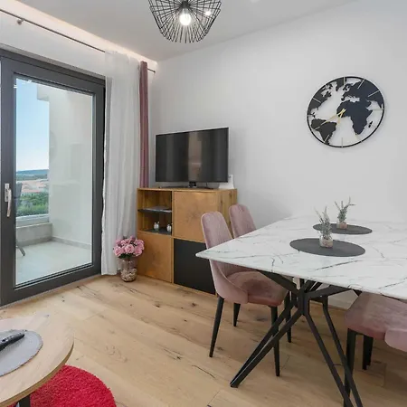 Appartamento Luxury Beachfront Krk With Terrace - One Bedroom With Terrace